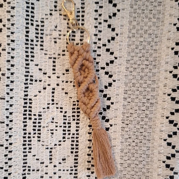 Handcrafted Macramé Keychain Set - Neutral Tones - Picture 10 of 12